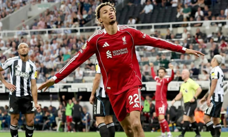 Ekitike Returns to Face Struggling Former Club Frankfurt